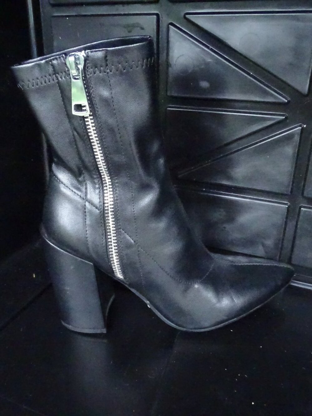 Public Desire Black Pointed Toe Booties Size 8 Crescent Sculptural Heel Silver Z